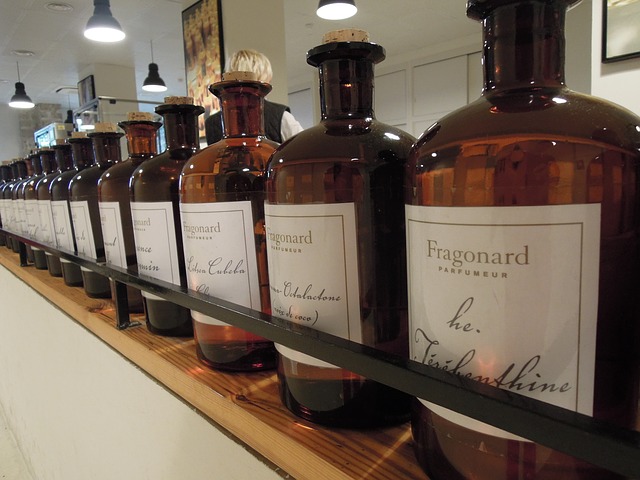 grote flessen parfum voor Sinterklaas